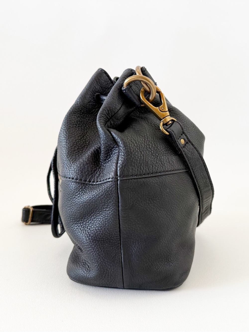 Fossil Bag Pebble Leather Drawstring Bucket Casual Black Medium - Picture 3 of 9
